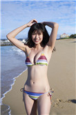 在卫生间里打扑克