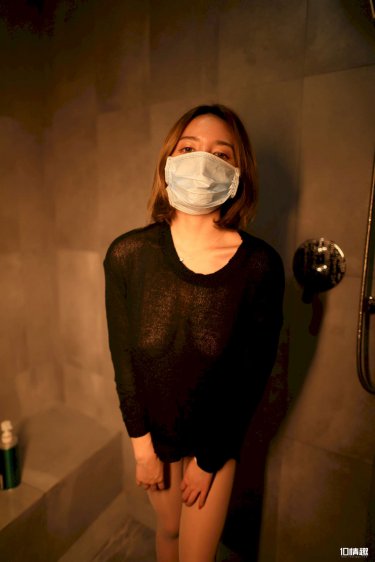 男子自愿被揉裆